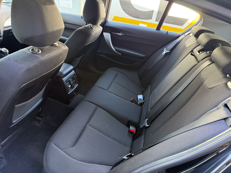 BMW 118 d / XENON/NAVI/PDC/SITZHEIZUNG — photo 10
