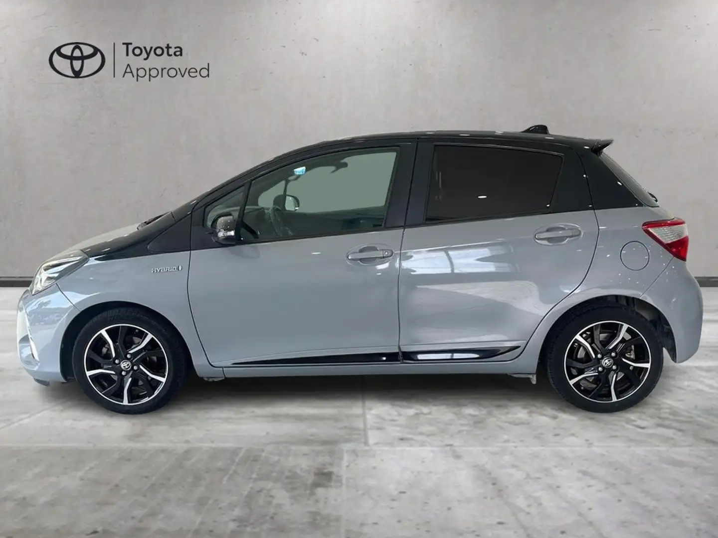 Toyota Yaris Yaris 5p 1.5h Trend Grey Edition Сірий - 2