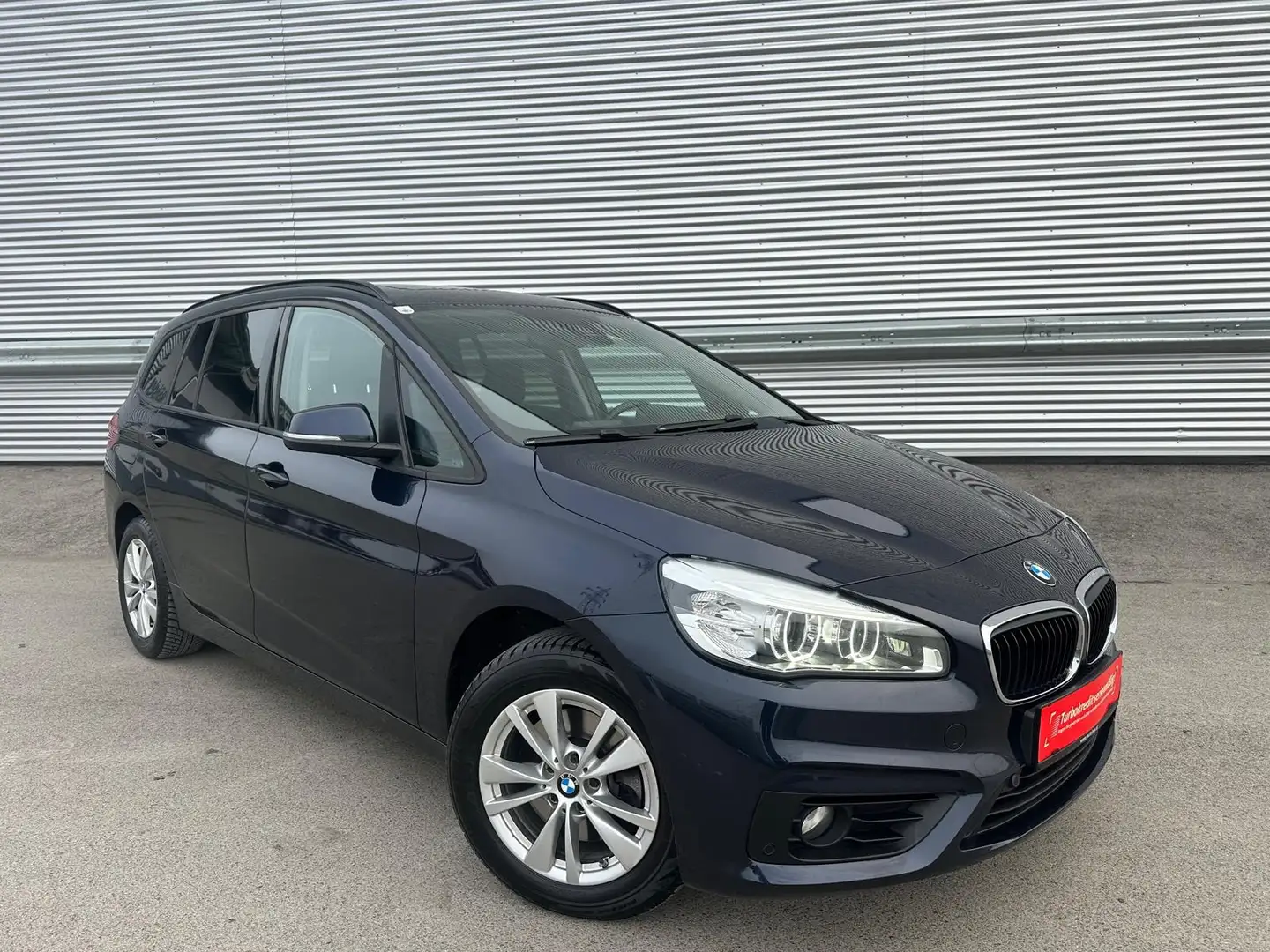 BMW 218 218 d Advantage Aut. // NUR 117TKM // PANO // AHK Blau - 2