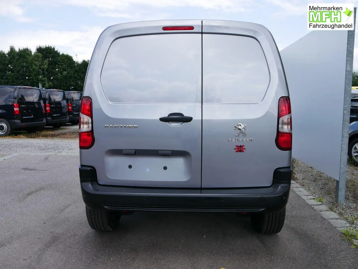 Peugeot Partner Dangel 4x4 L1 2.0t BlueHDi HECKFLÜGELTÜREN*KLIM... Plateado - 2
