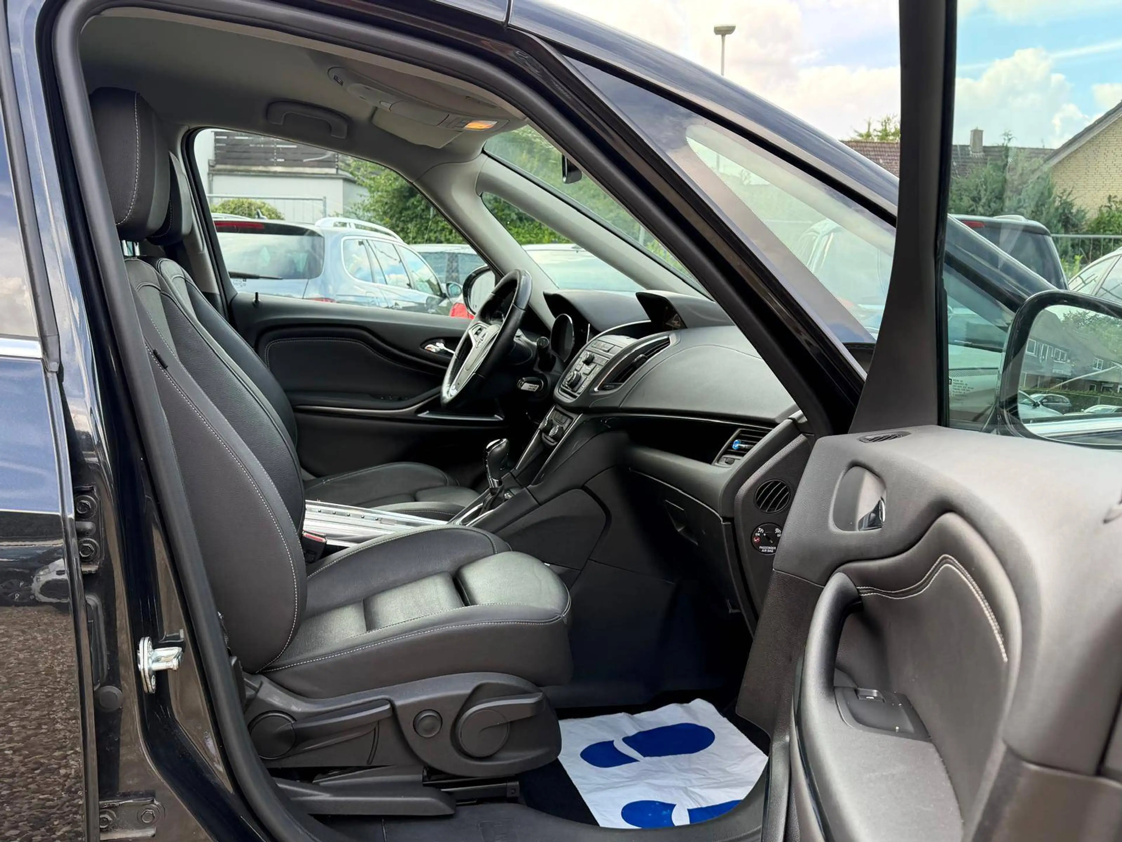Opel Zafira Tourer 2.0 CDTI Innovation 7Sitzer Volleder Automatik Xenon R.Kamera SHZ PDC Navi Klima Scheckheft Euro6 — photo 11