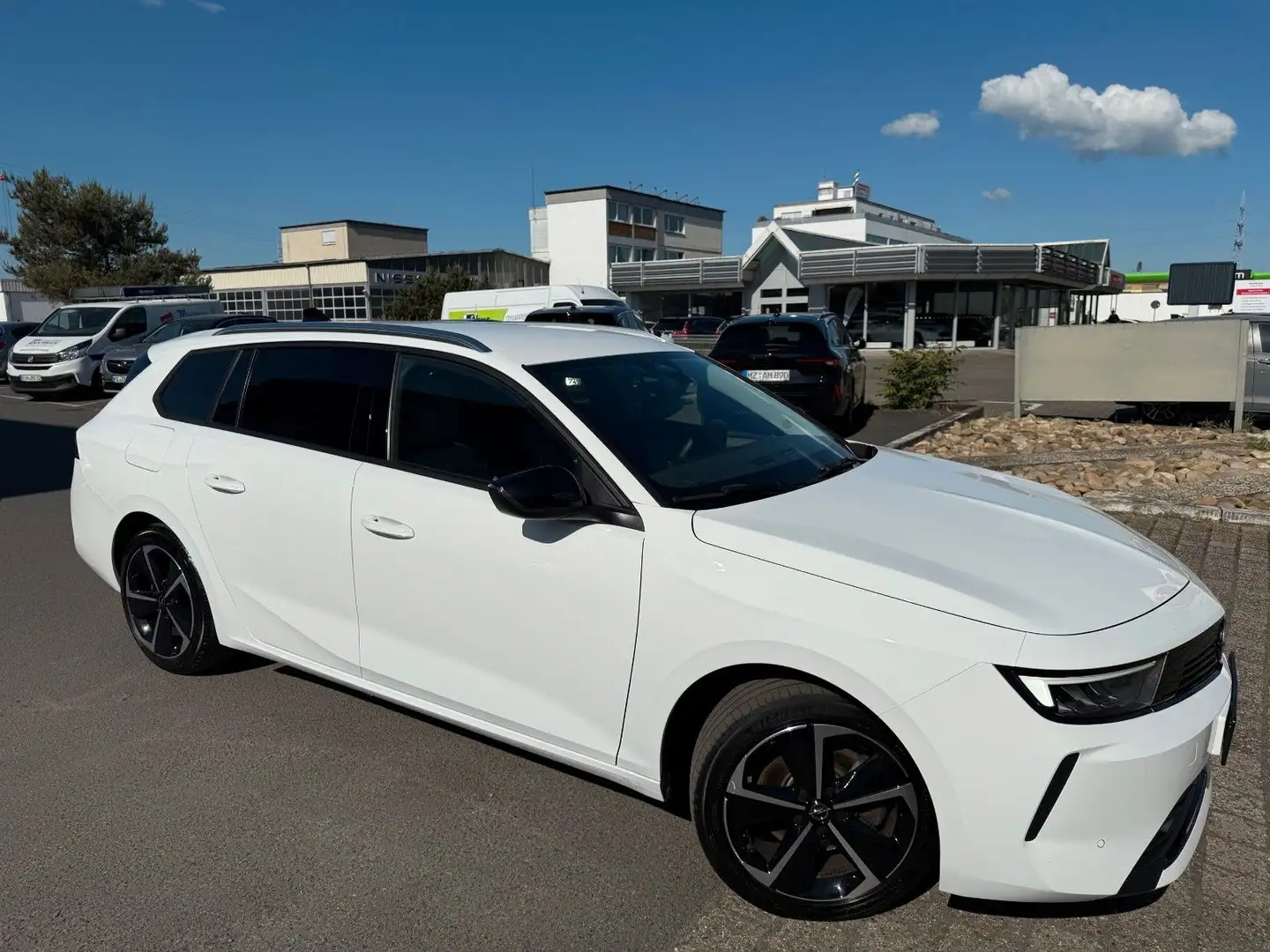 Opel Astra L ST Elegance 1.2 (130PS) RFK, SHZ, LHZ Weiß - 1
