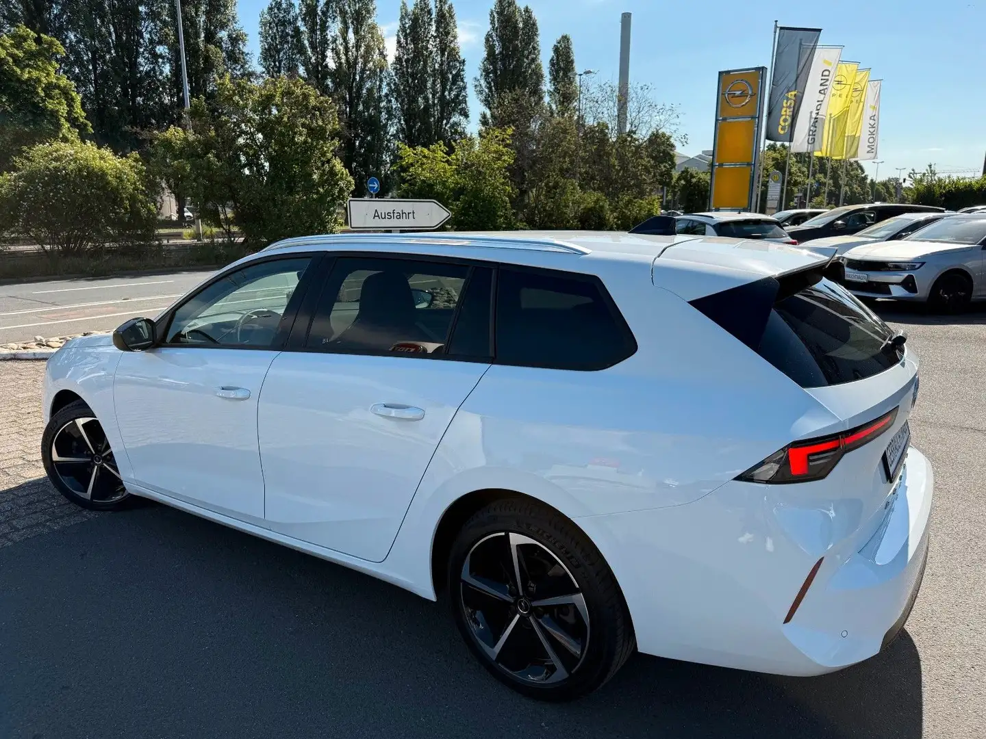 Opel Astra L ST Elegance 1.2 (130PS) RFK, SHZ, LHZ Weiß - 2