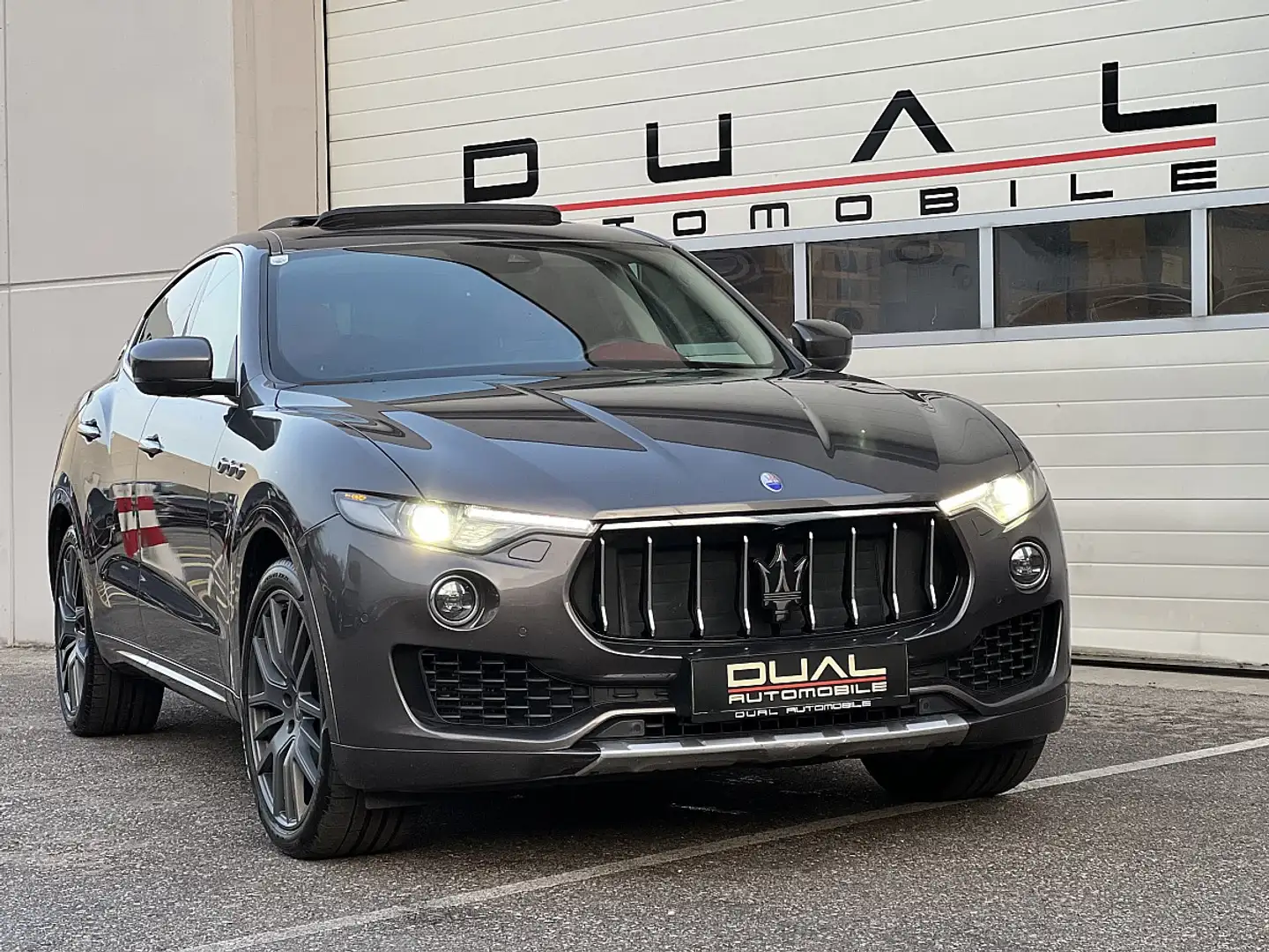 Maserati Levante Diesel Q4|PANO|ACC|AHK|NAVI|STZHZG Grau - 2