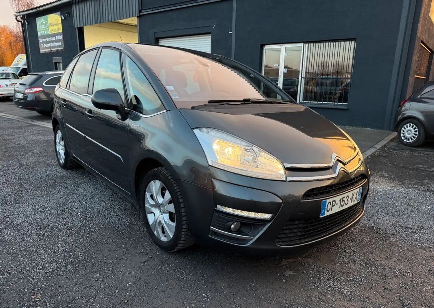 Citroen C4 Picasso Superbe 1l6 HDI 115 chx « Music Box » Gris - 2