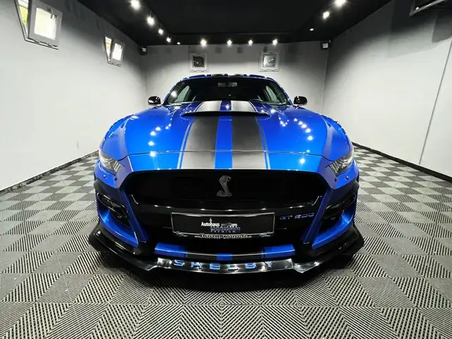 Ford Mustang view 6