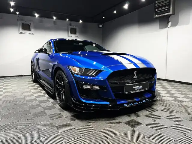 Ford Mustang view 2