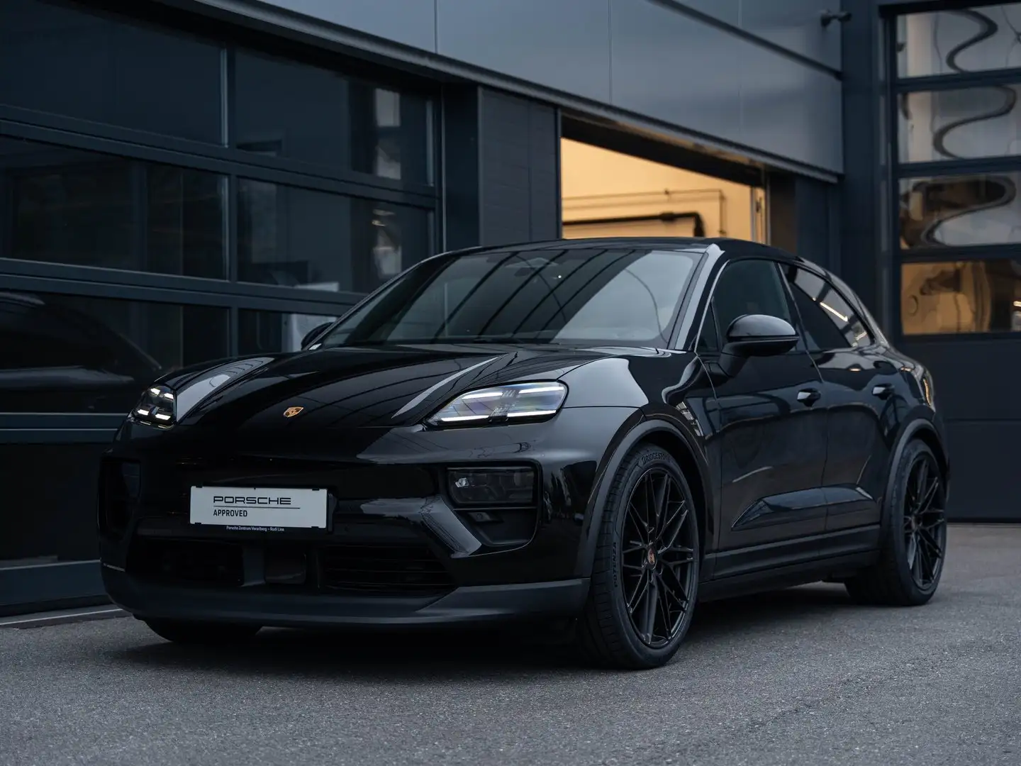 Porsche Macan 4 Noir - 1