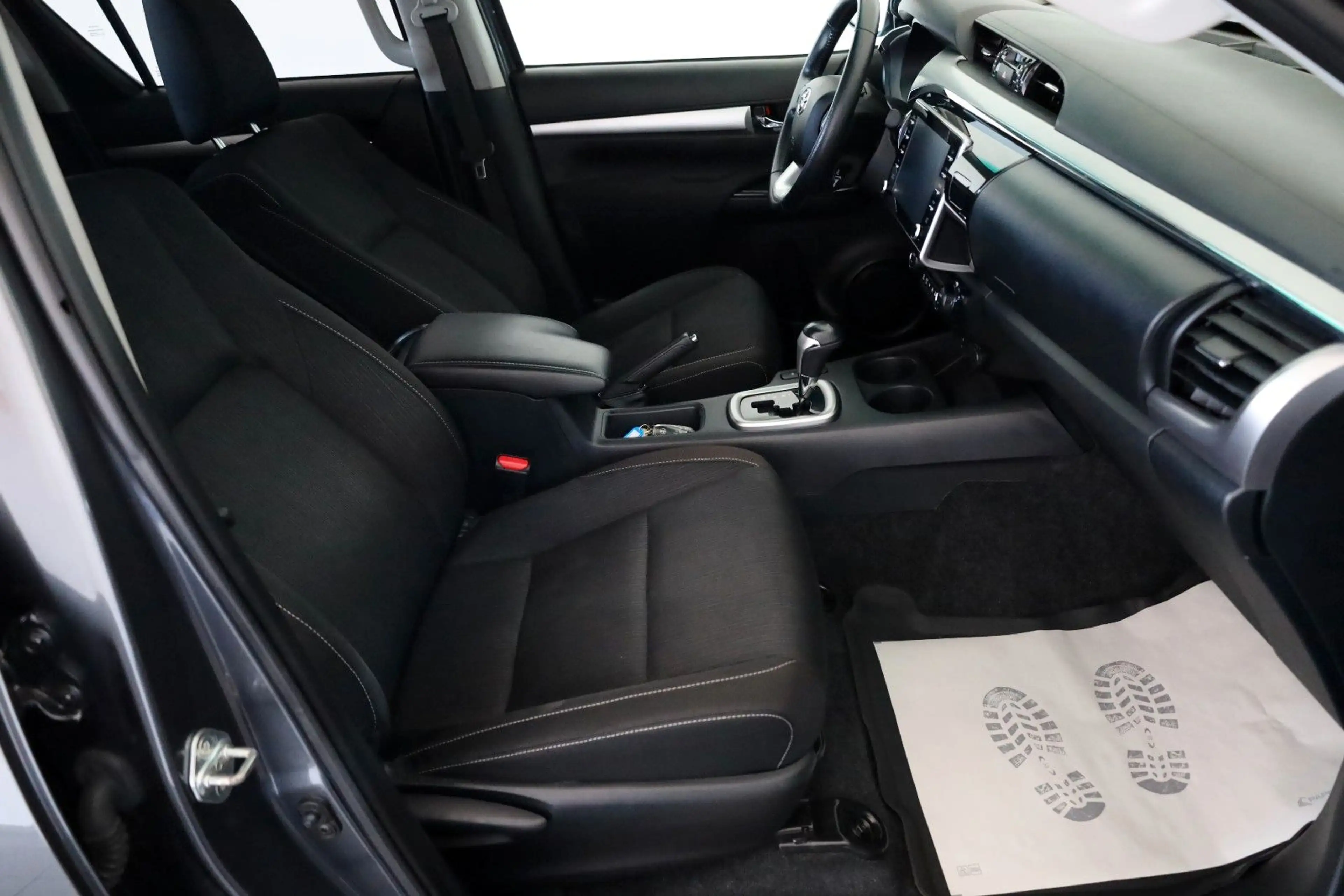 Toyota Hilux Executive 2.8D-4D 4x4,Navi,Kamera,ACC,AHK — photo 4