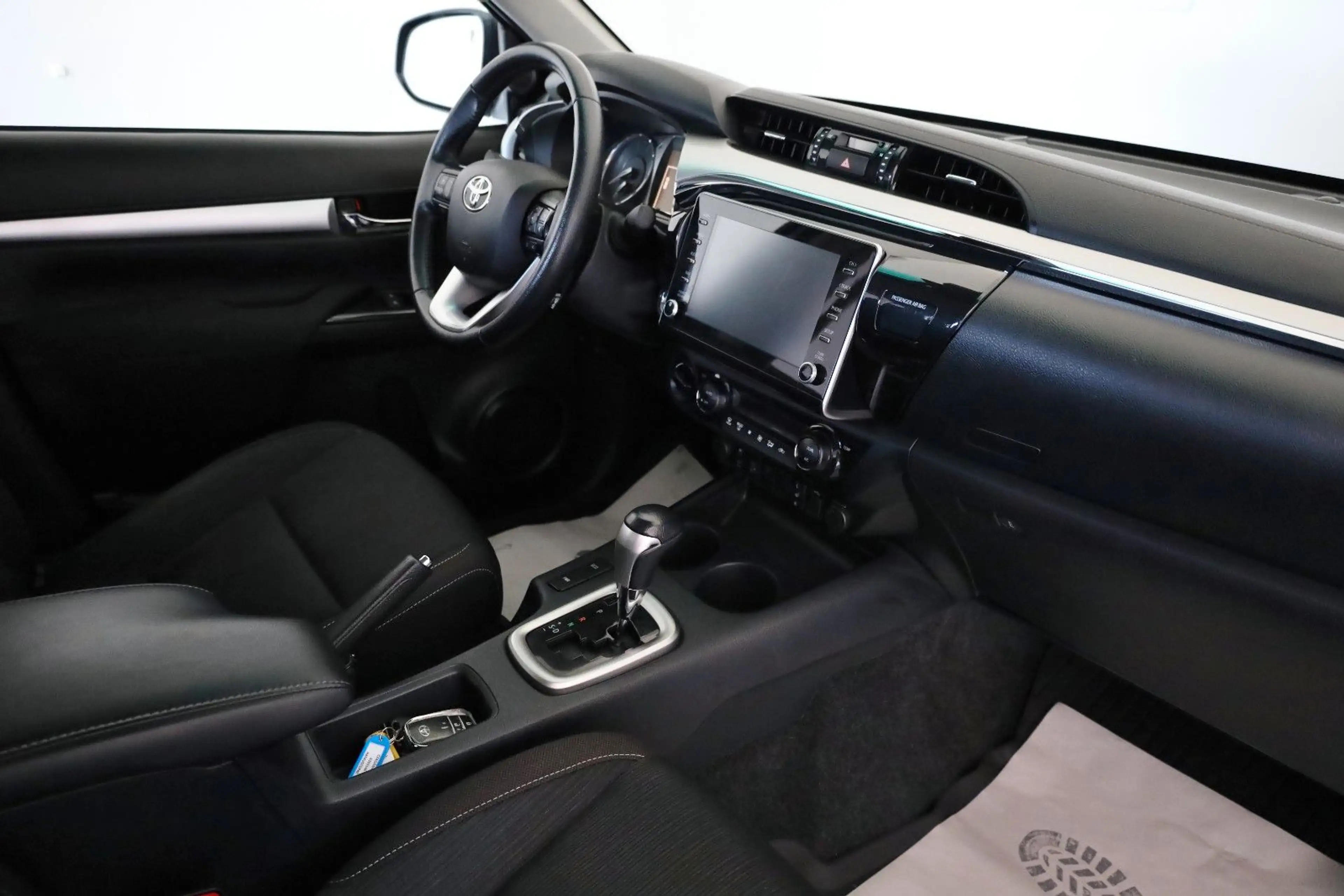 Toyota Hilux Executive 2.8D-4D 4x4,Navi,Kamera,ACC,AHK — photo 3