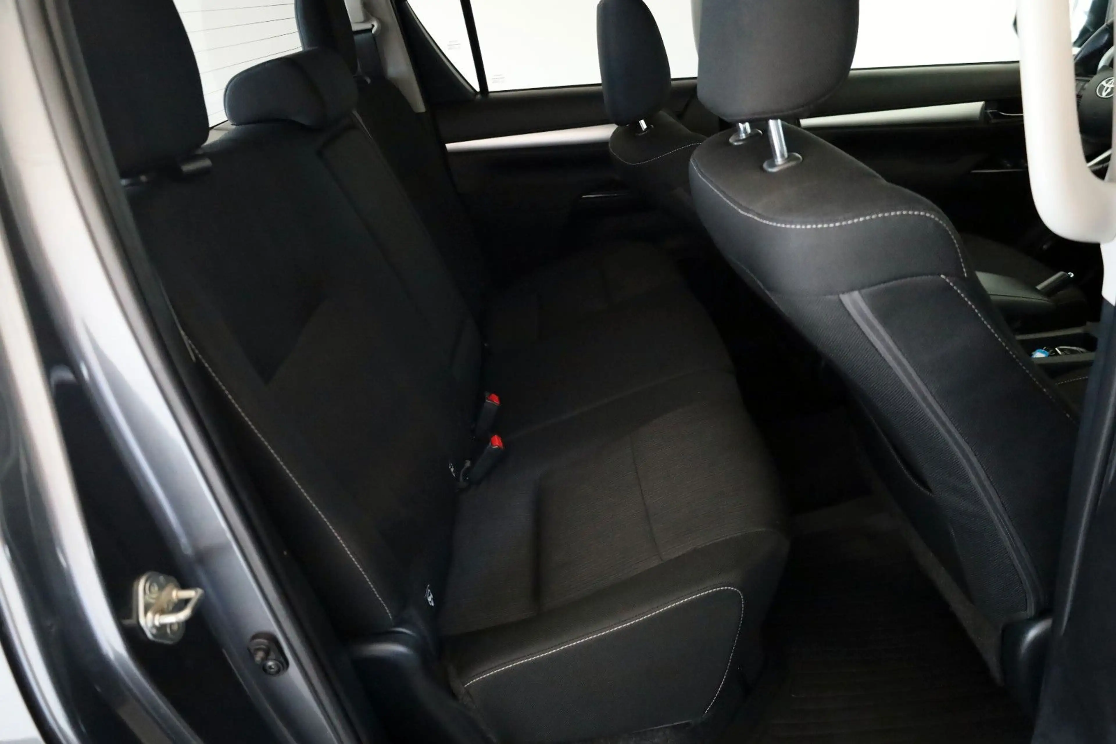 Toyota Hilux Executive 2.8D-4D 4x4,Navi,Kamera,ACC,AHK — photo 6