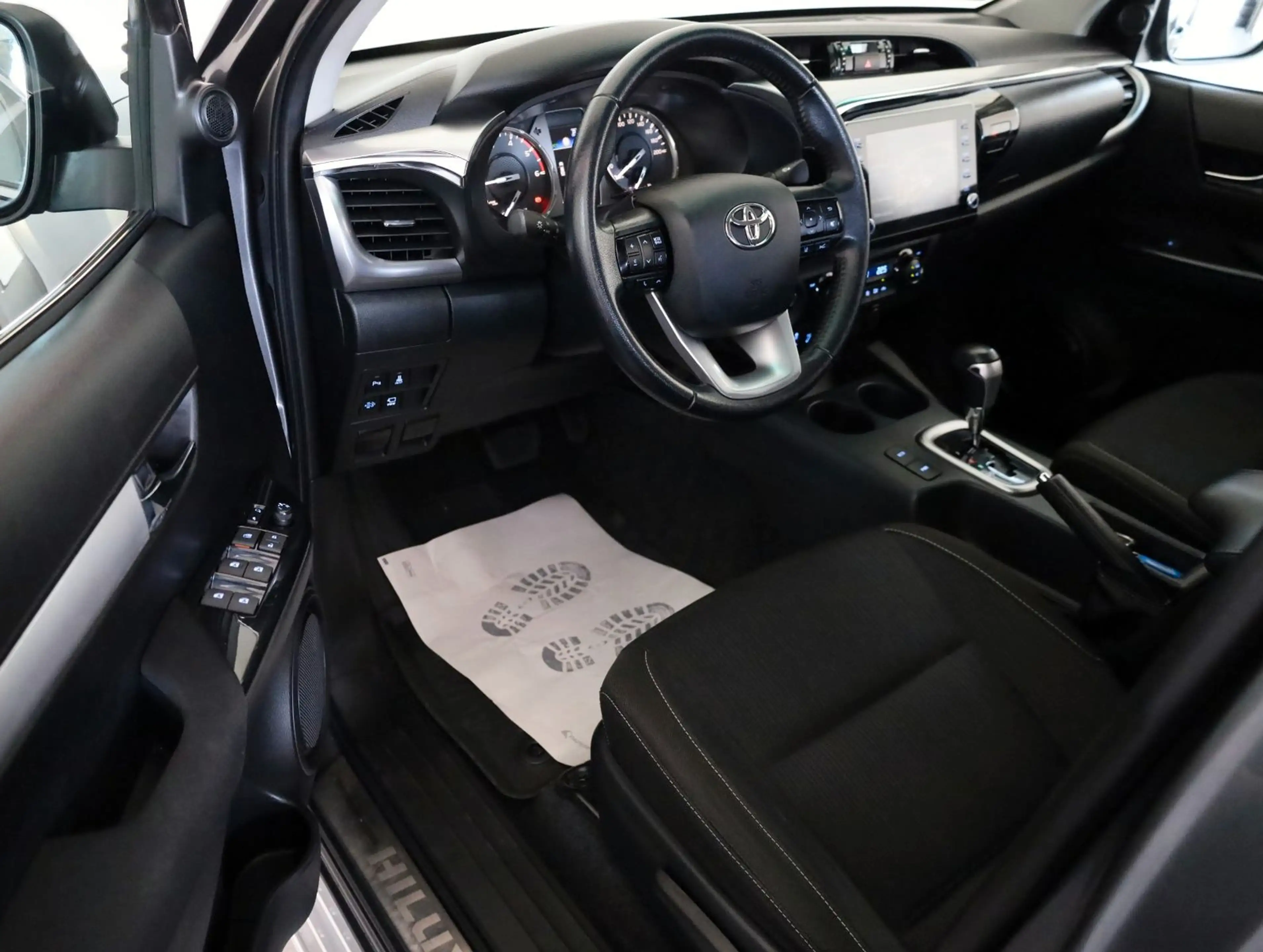 Toyota Hilux Executive 2.8D-4D 4x4,Navi,Kamera,ACC,AHK — photo 9