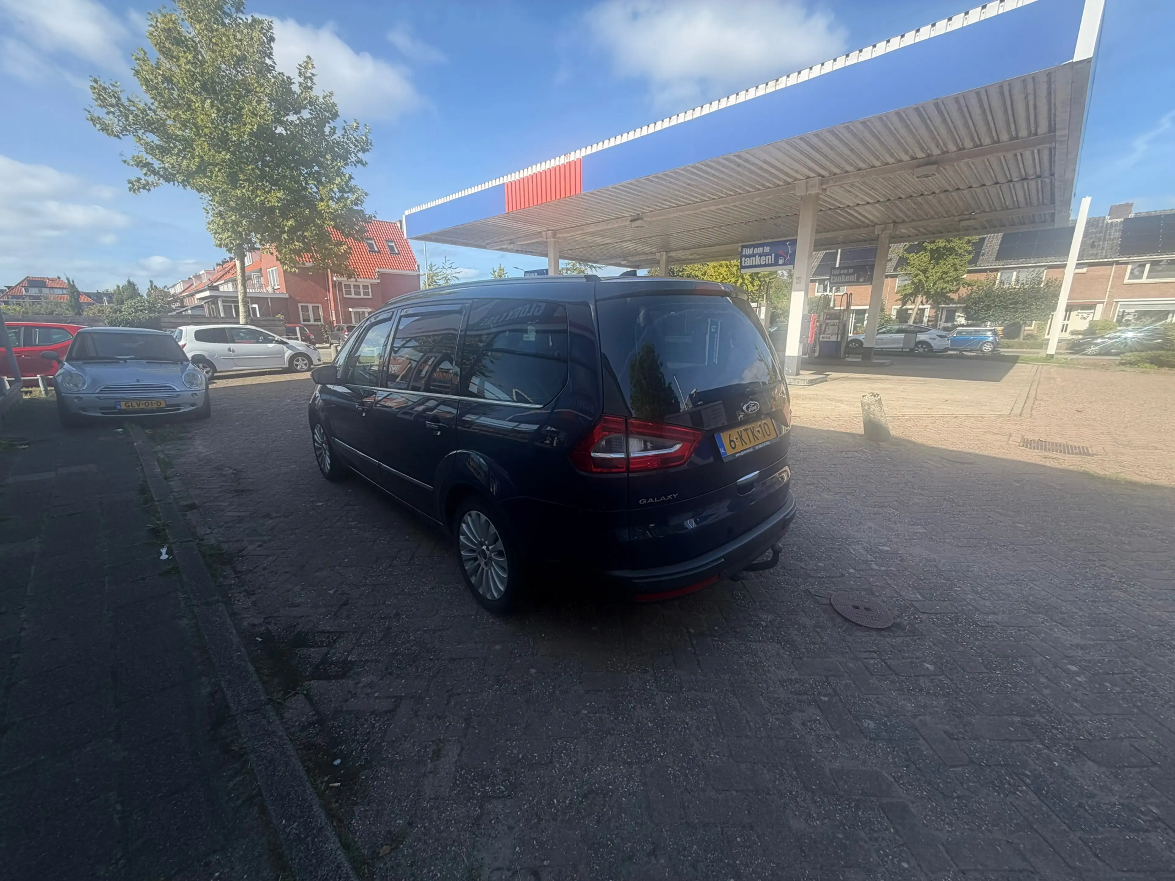 Ford Galaxy 2.0 SCTi Titanium — photo 8