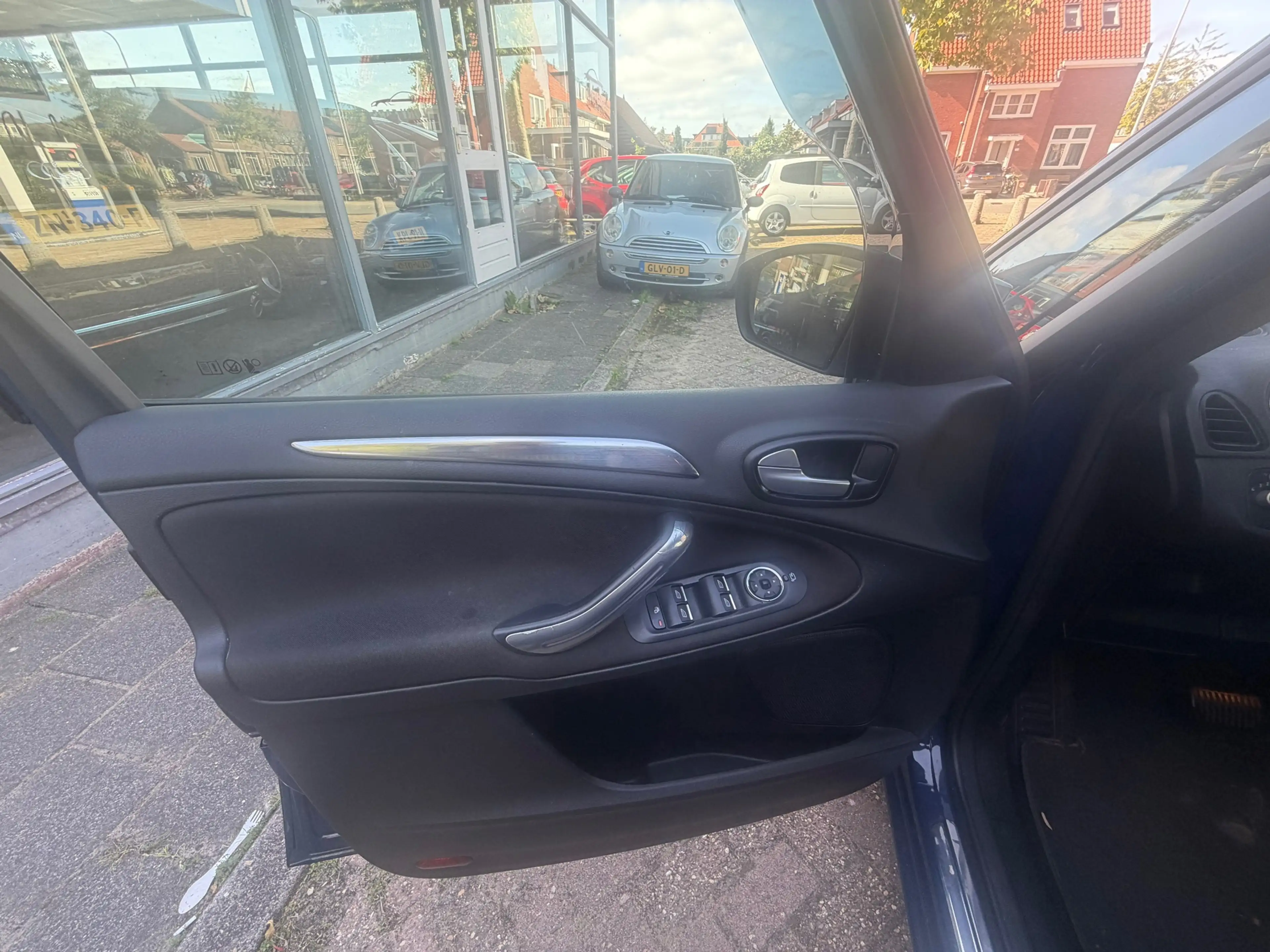 Ford Galaxy 2.0 SCTi Titanium — photo 12