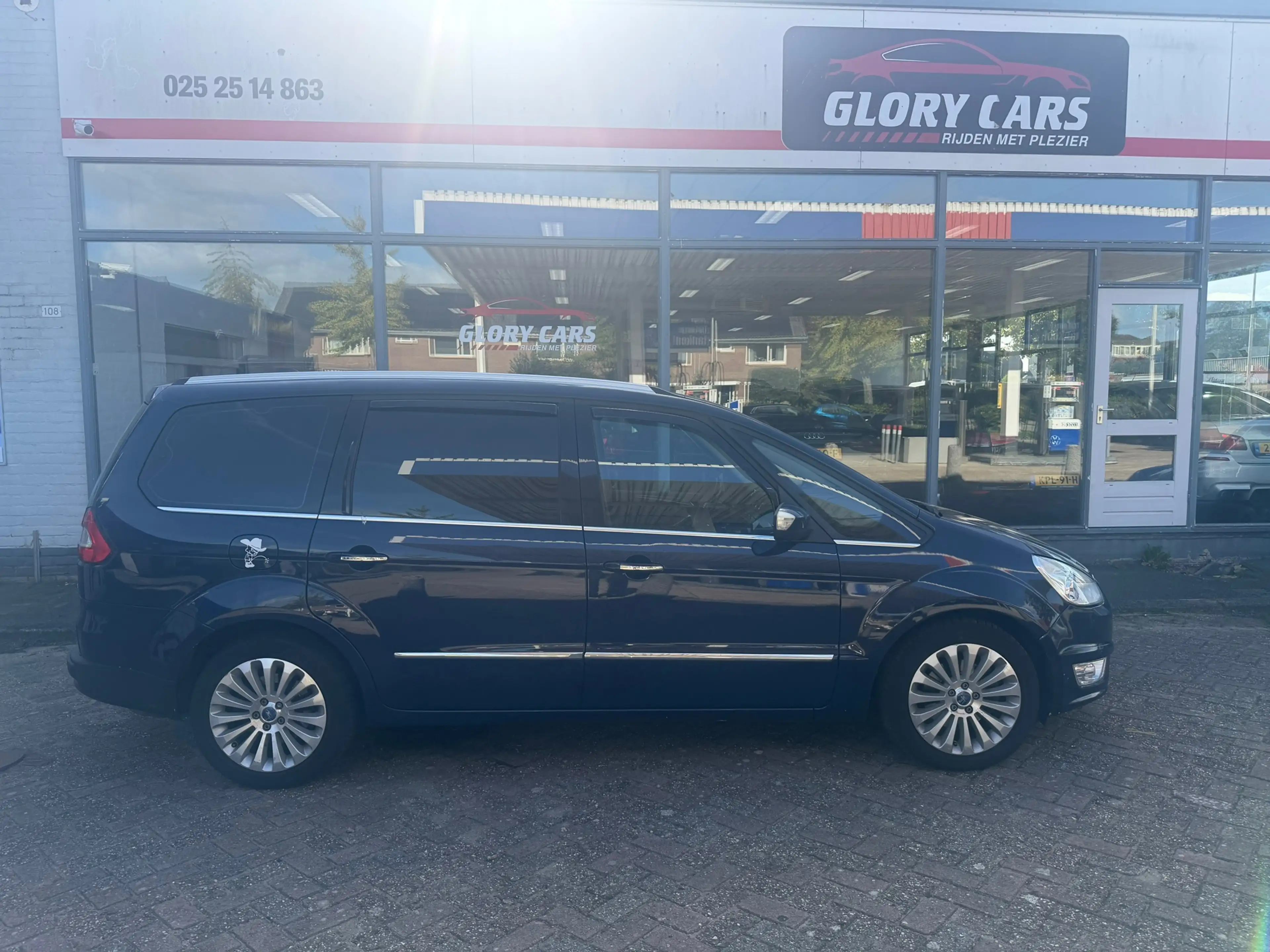 Ford Galaxy 2.0 SCTi Titanium — photo 6