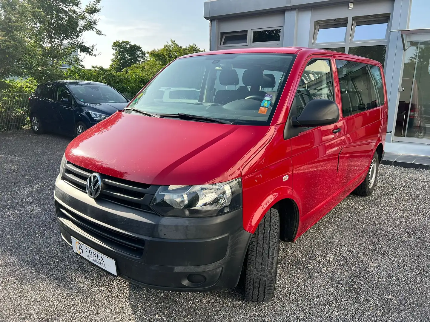 Volkswagen T5 T5 Kombi 2.0 TDI KLIMA AHK PDC 9-SITZ Rood - 1