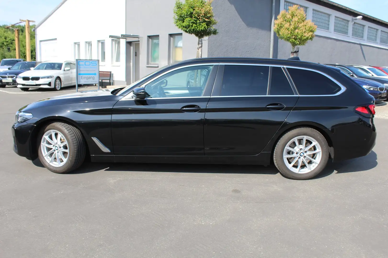 BMW 520 d Tour. xDrive +Sports.-Leder+H&K+ACC+Memory+DAB Schwarz - 1