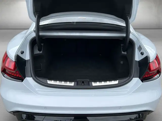 Audi E-Tron GT view 5