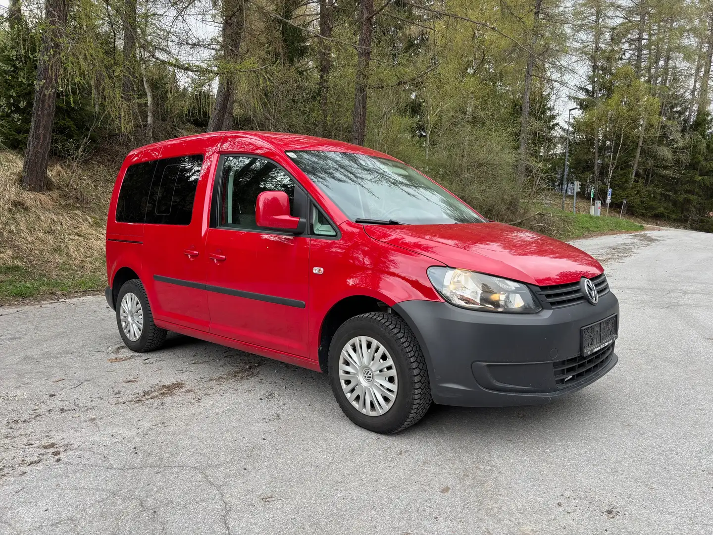 Volkswagen Caddy Umbau für Rollstuhltransport Rot - 2