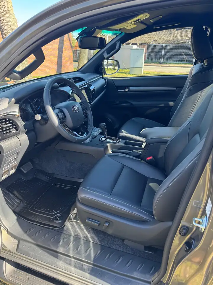 Toyota Hilux HiLux 4x4 Extra Cab Autm. Invincible 12