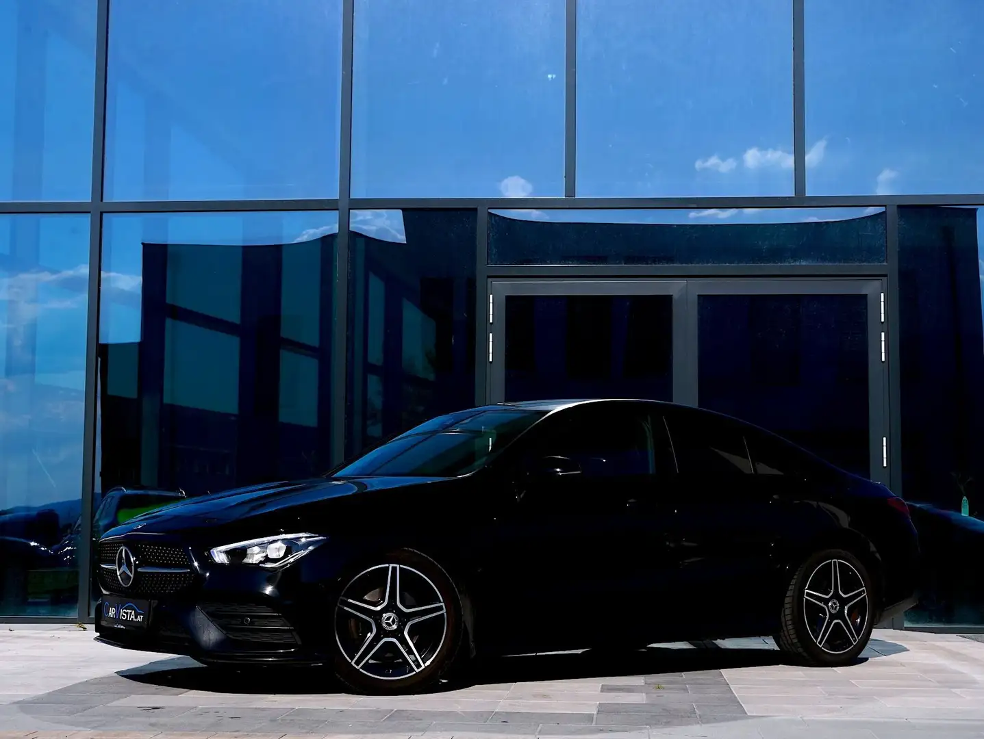 Mercedes-Benz CLA 180 AMG Line & Night-Paket Schwarz - 1