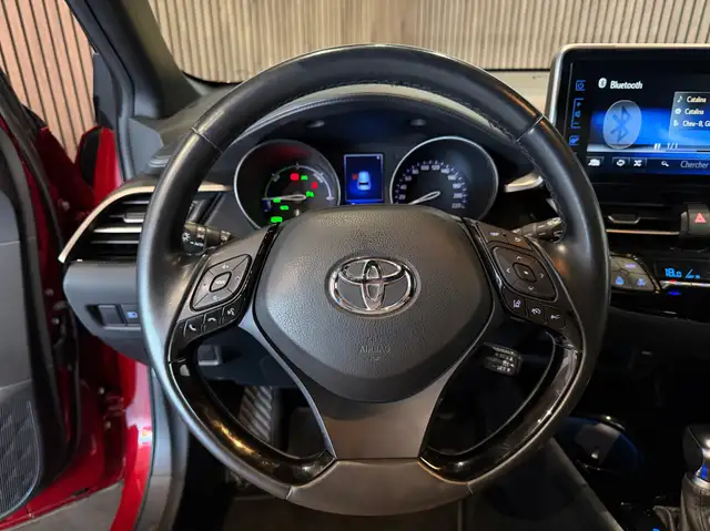 Toyota C-HR view 12