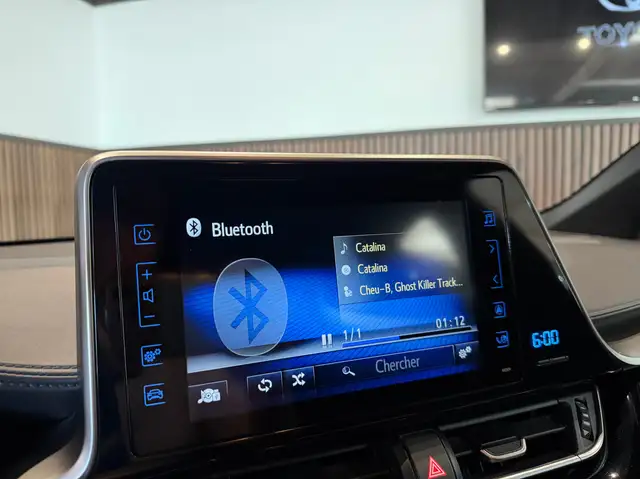 Toyota C-HR view 13