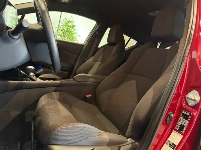 Toyota C-HR view 8