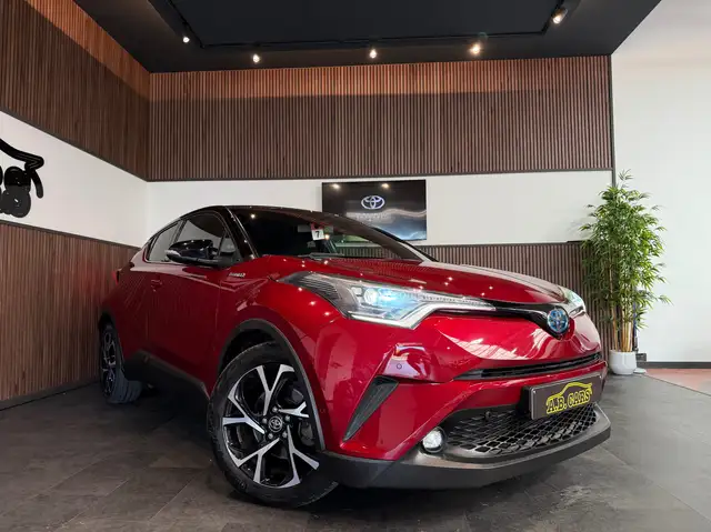 Toyota C-HR view 3