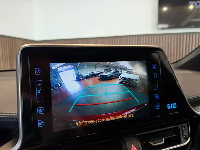 Toyota C-HR view 14