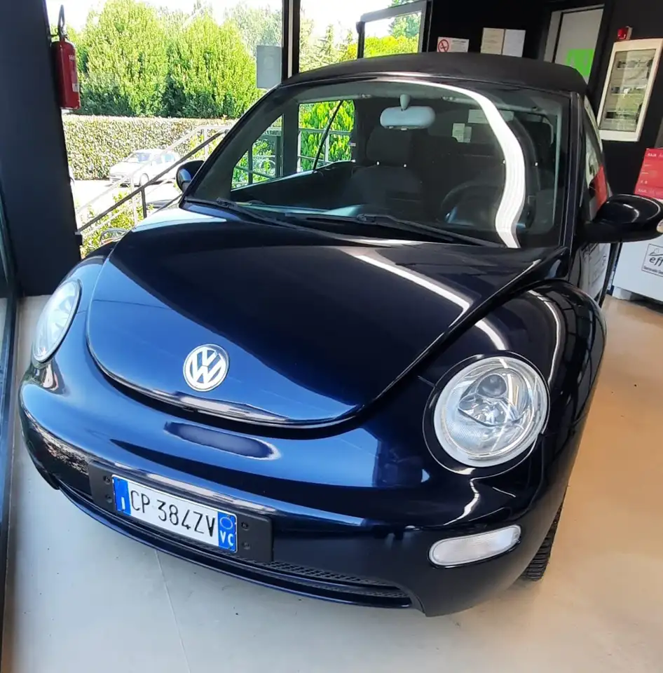 usato Volkswagen New Beetle Cabrio a Serravalle Sesia - Vc per € 7.800,-