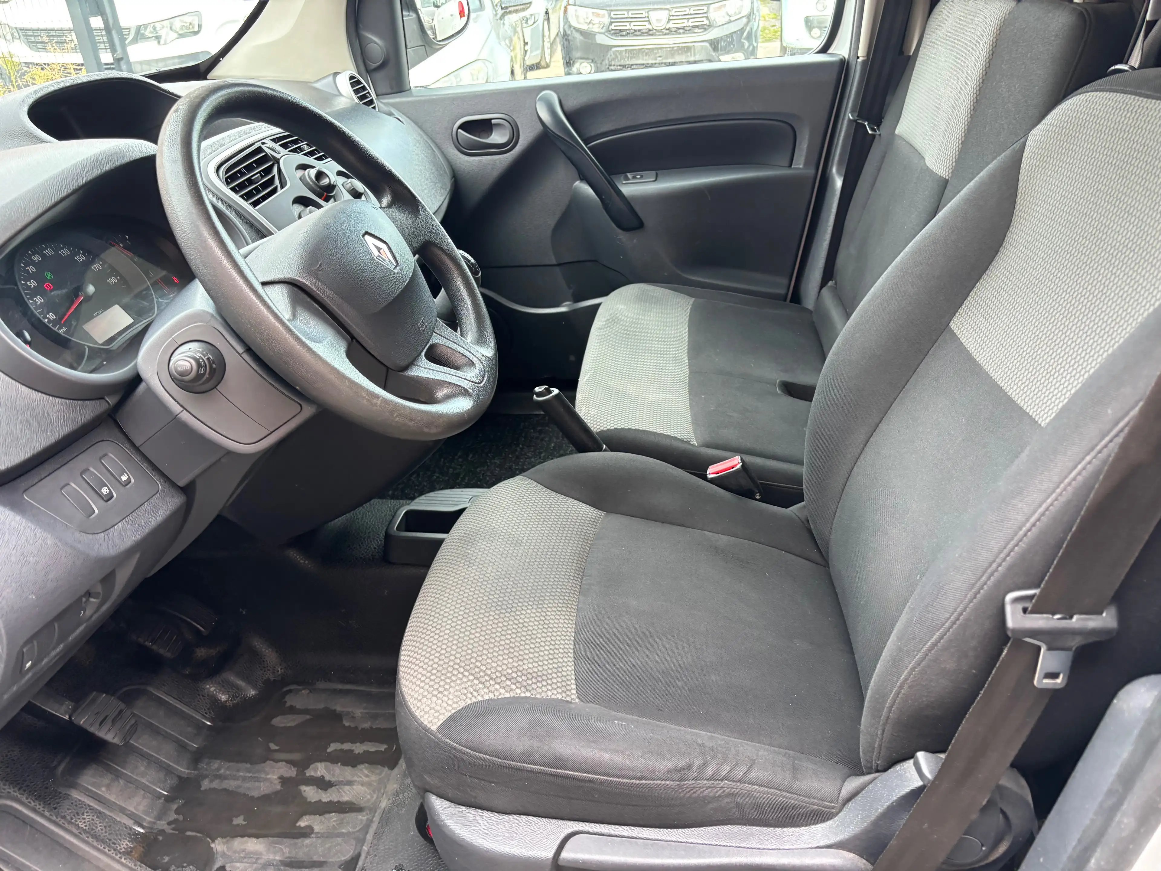 Renault Kangoo 1.5 dCi Energy kangoo maxi prêt à immatriculer ! — photo 10