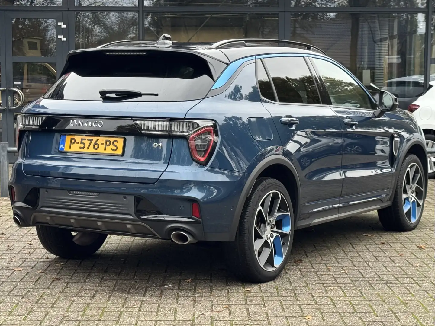 Lynk & Co 01 1.5 Panoramadak/360 Camera/Clima/Cruise/Stoelverwa Blauw - 2