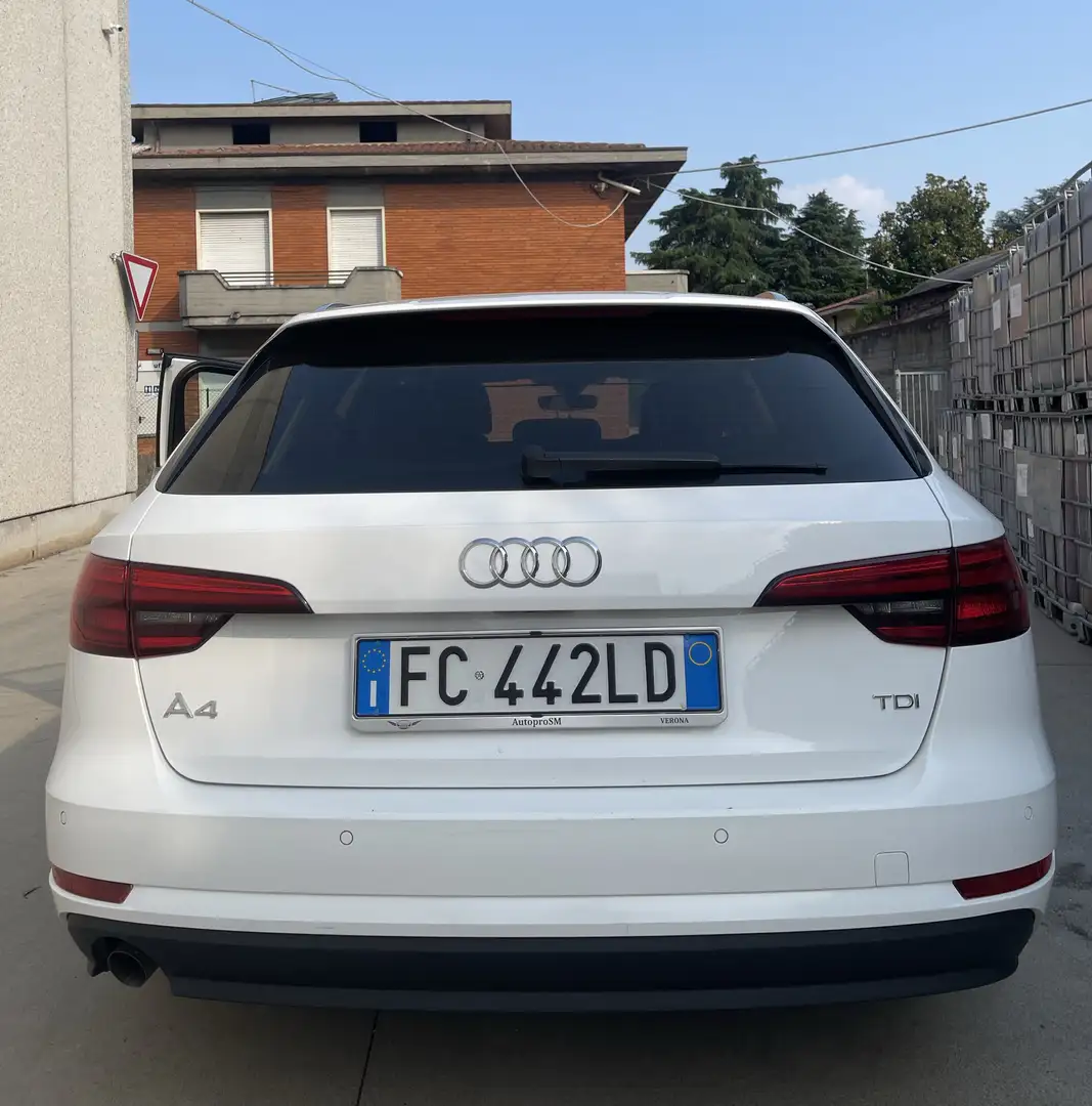 Audi A4 Avant 2.0 tdi ultra Sport 150cv - 2