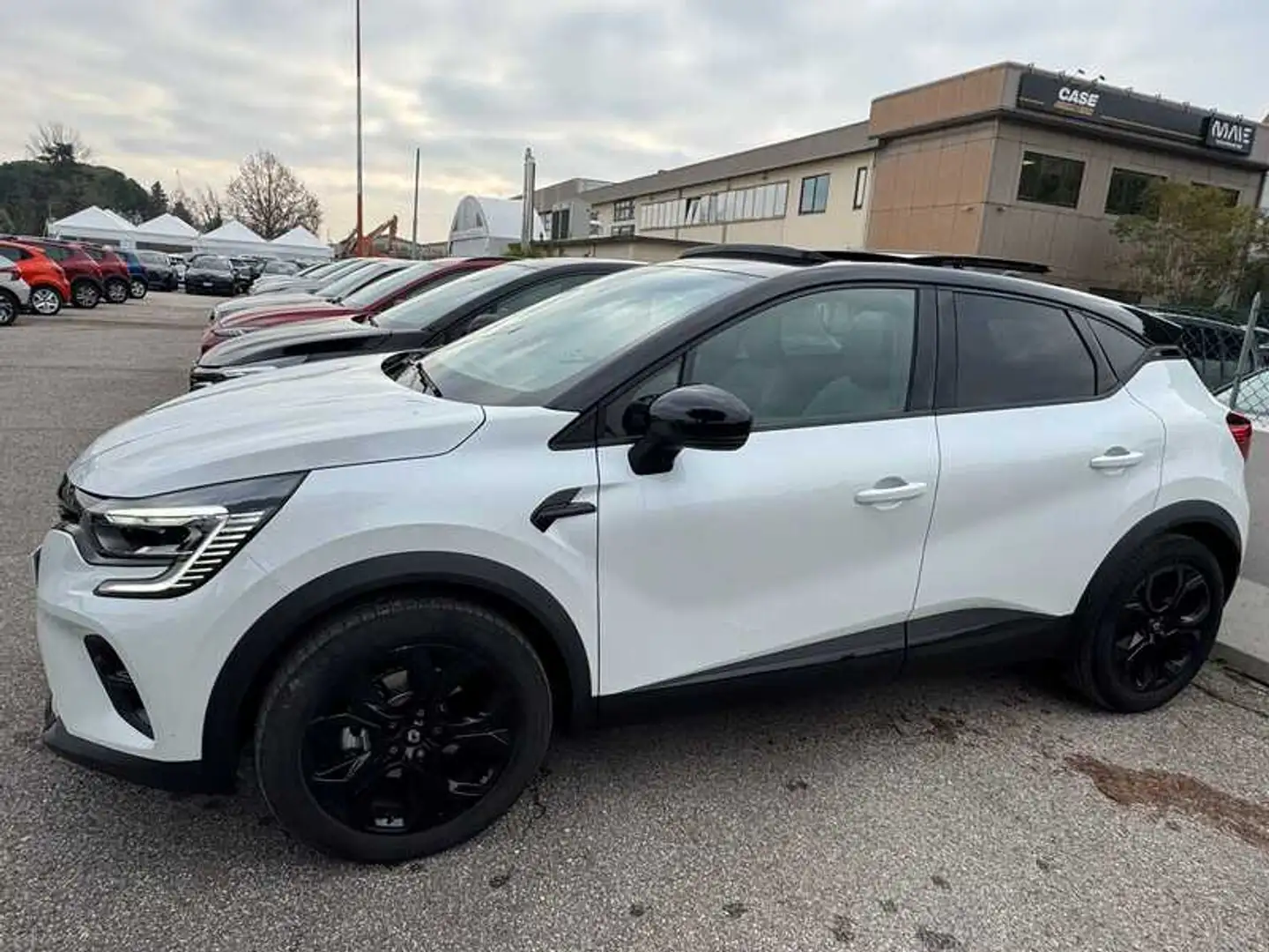 Renault Captur 1.6 E-Tech full hybrid 145 CV Rive Gauche Auto Bianco - 1