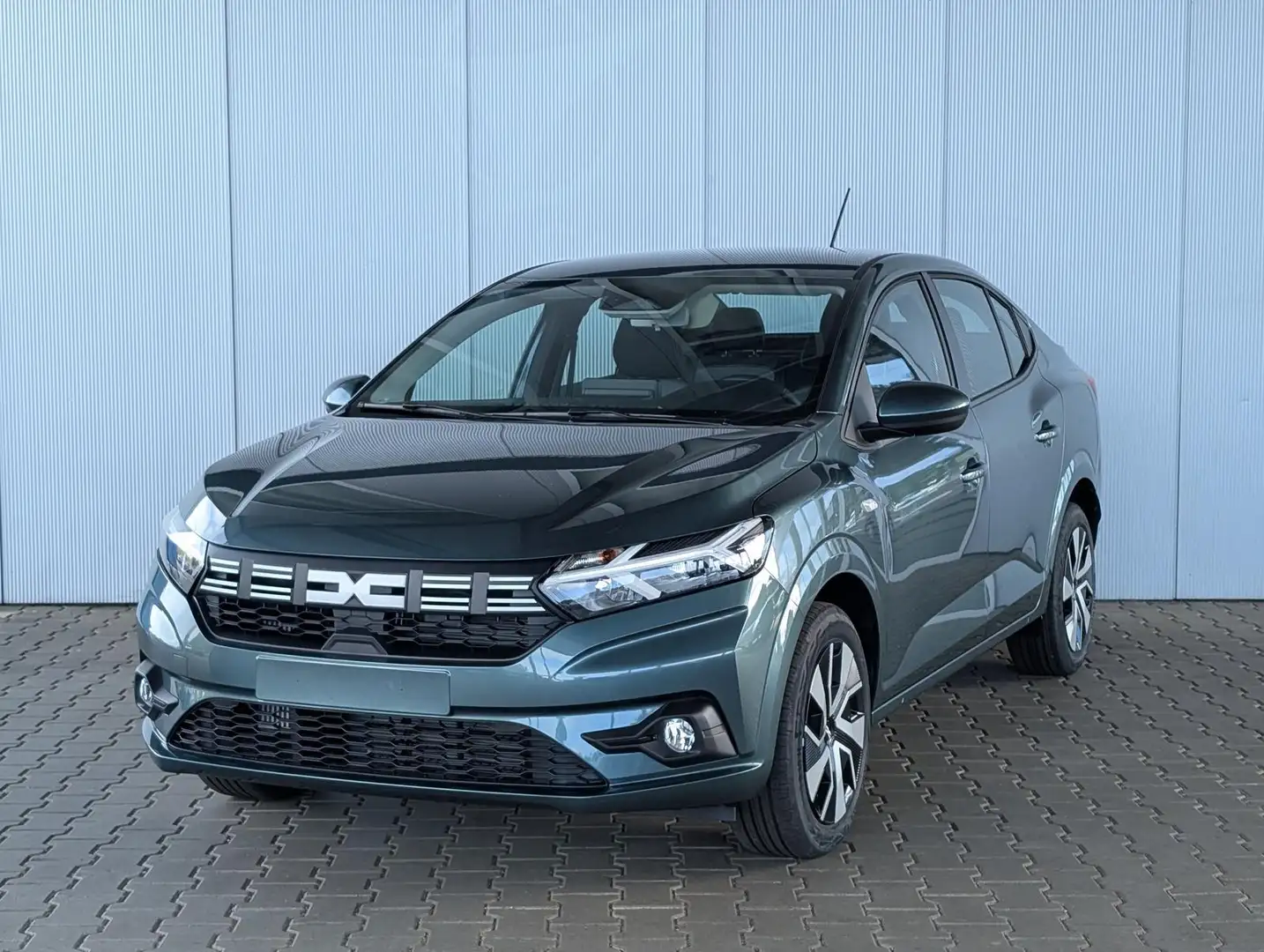 Dacia Logan EXPRESSION TCe 90 MT 6 / NAVI Carplay LED Tempo... Grün - 1