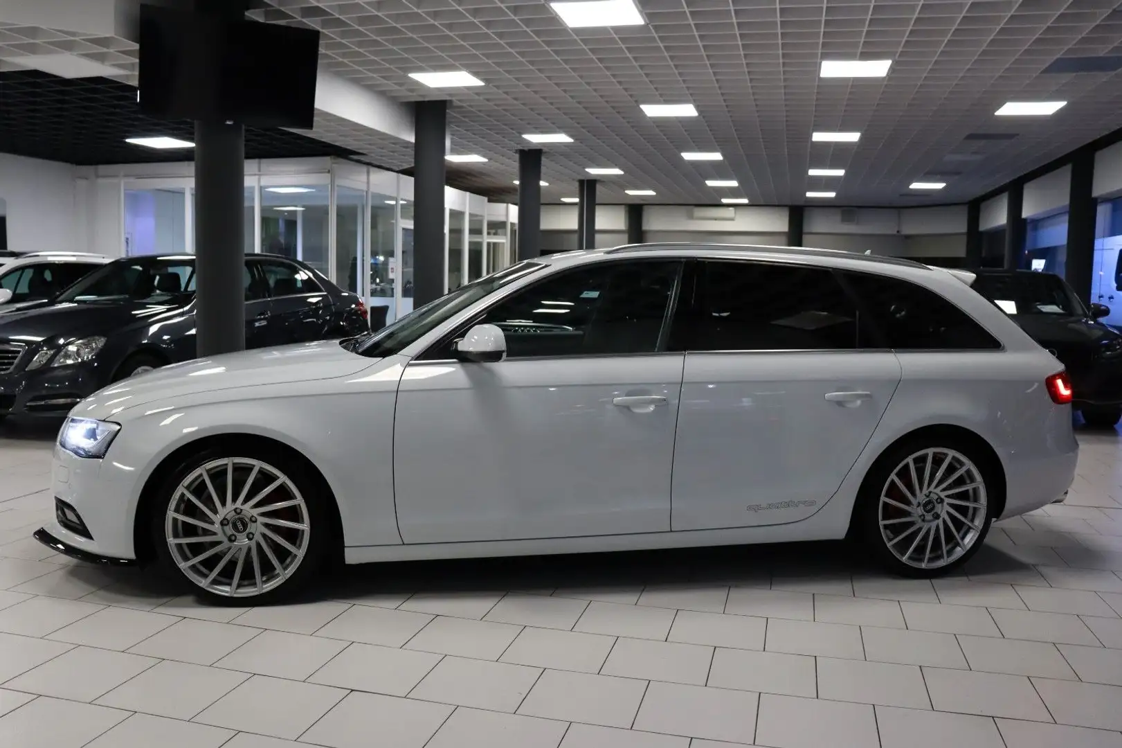 Audi A4 Avant Ambiente Quattro |MAXTON DESIGN|19ZOLL| Blanc - 2