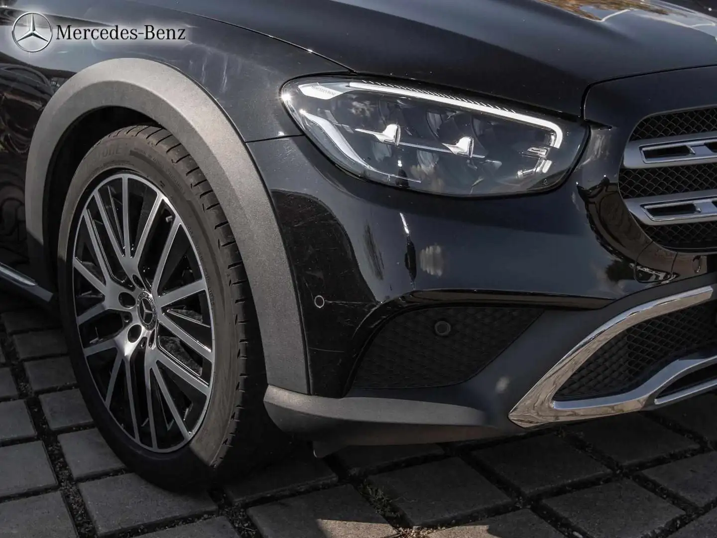 Mercedes-Benz E 220 d 4M T All-Terrain|Pano|AHZ|HeadUp|RüKam| Schwarz - 2