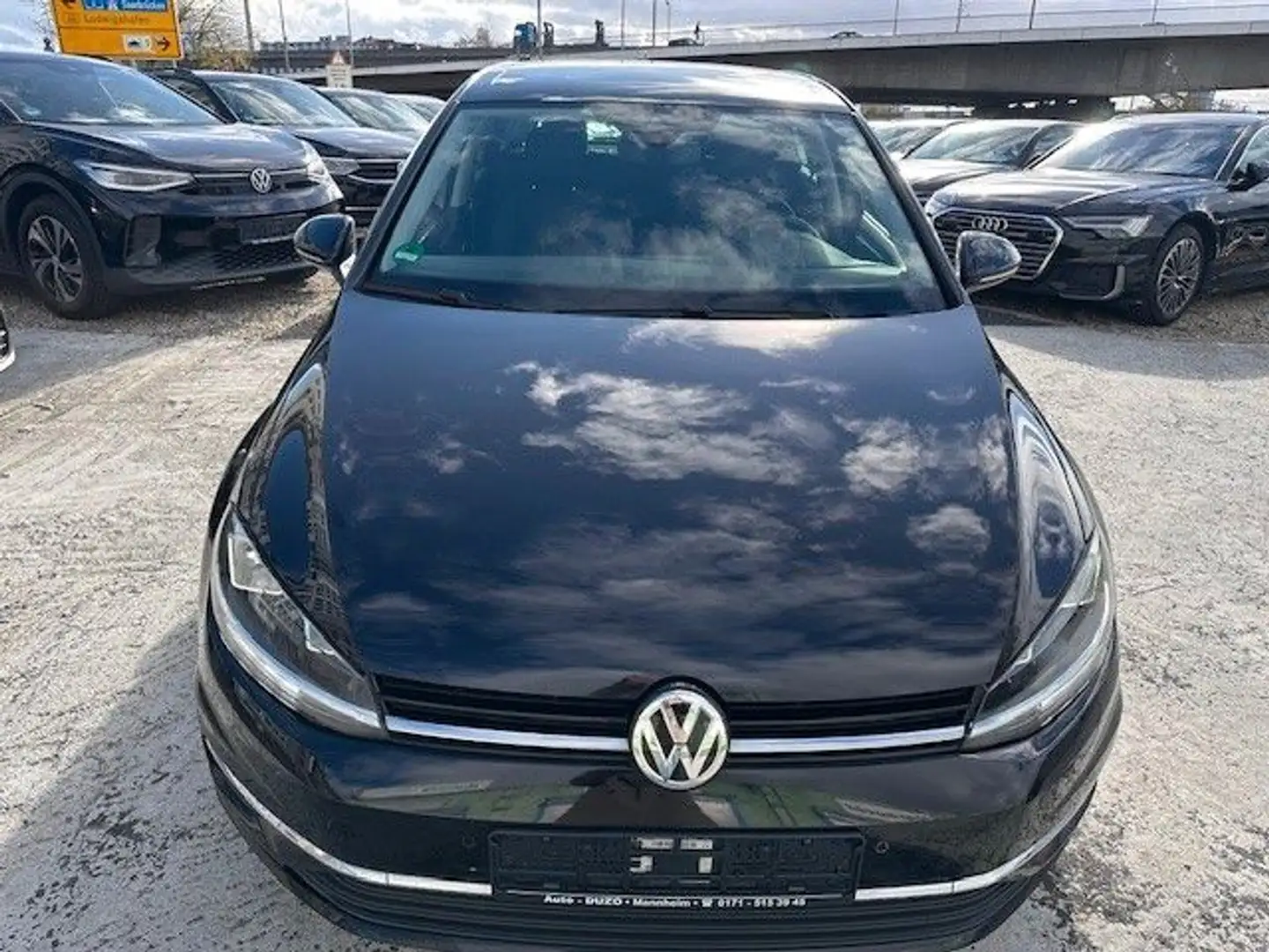 Volkswagen Golf VII Lim. IQ.DRIVE 2,0 TDI DSG*PARKPILOT Schwarz - 2