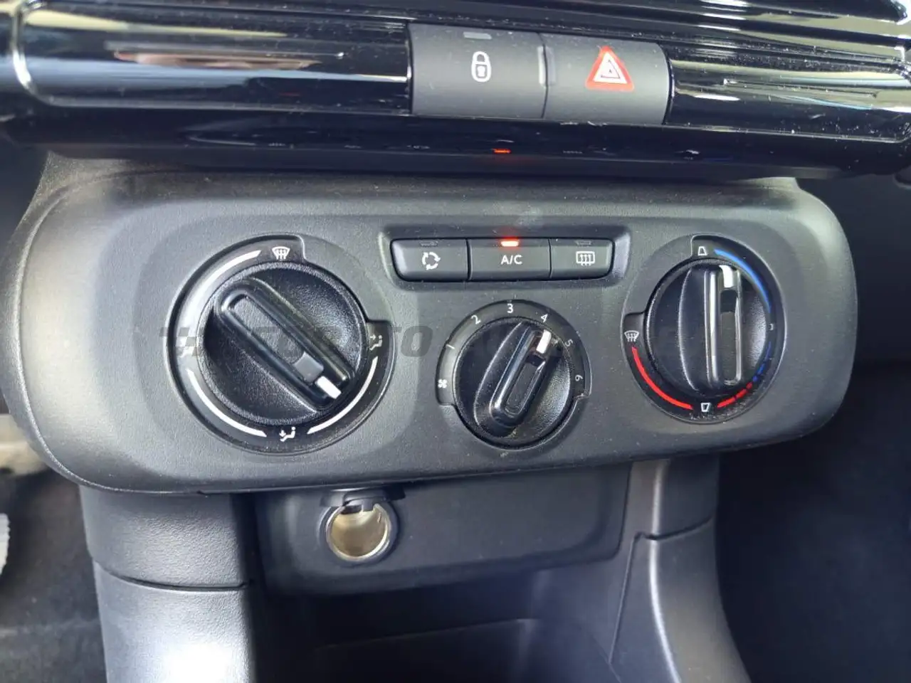 Citroen C3 C3 1.2 puretech You s&s 83cv neopatentati 10