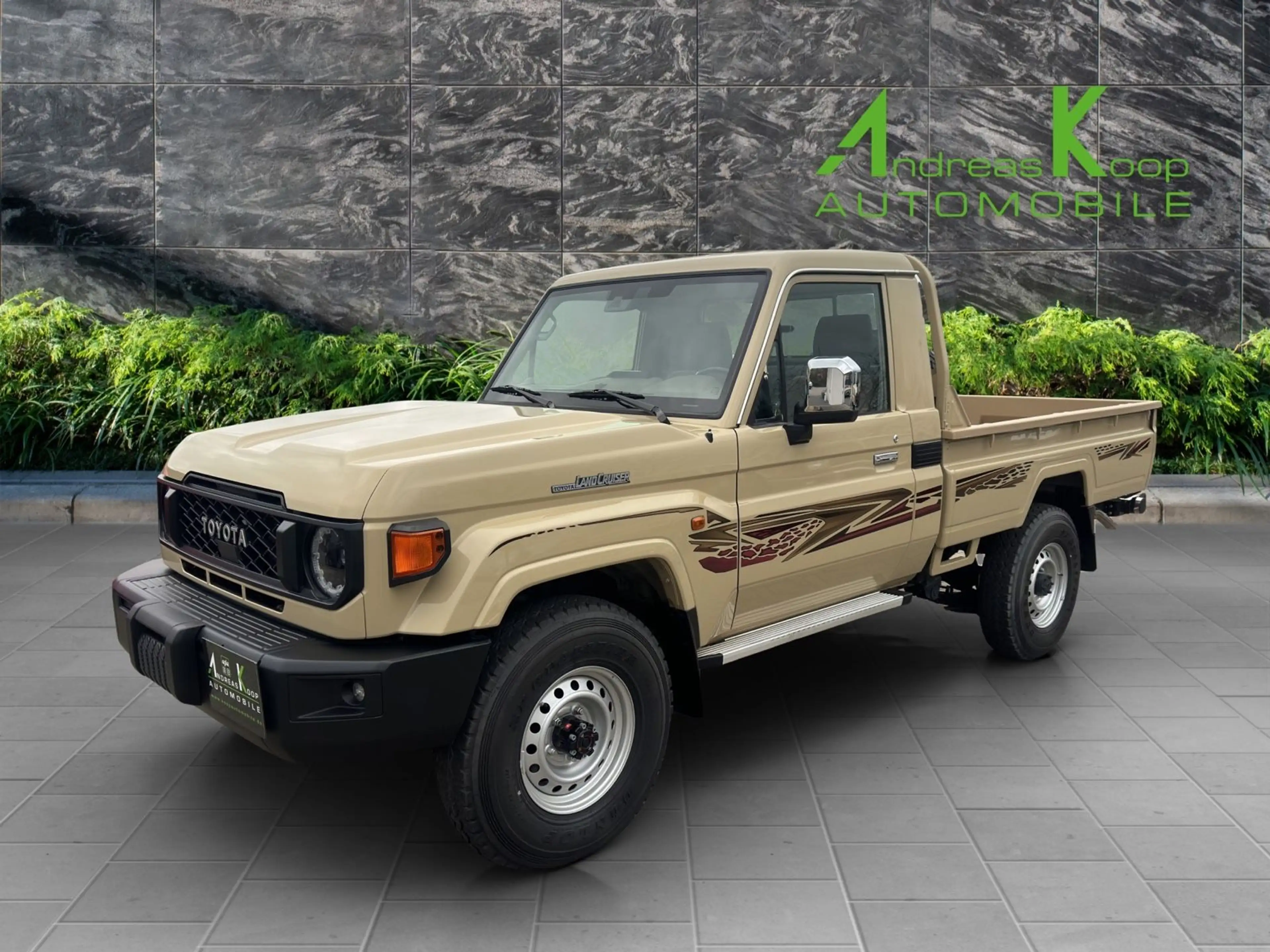 Toyota Land Cruiser GDJ 79 SC 2,8d Aut DLX LED SOFORT