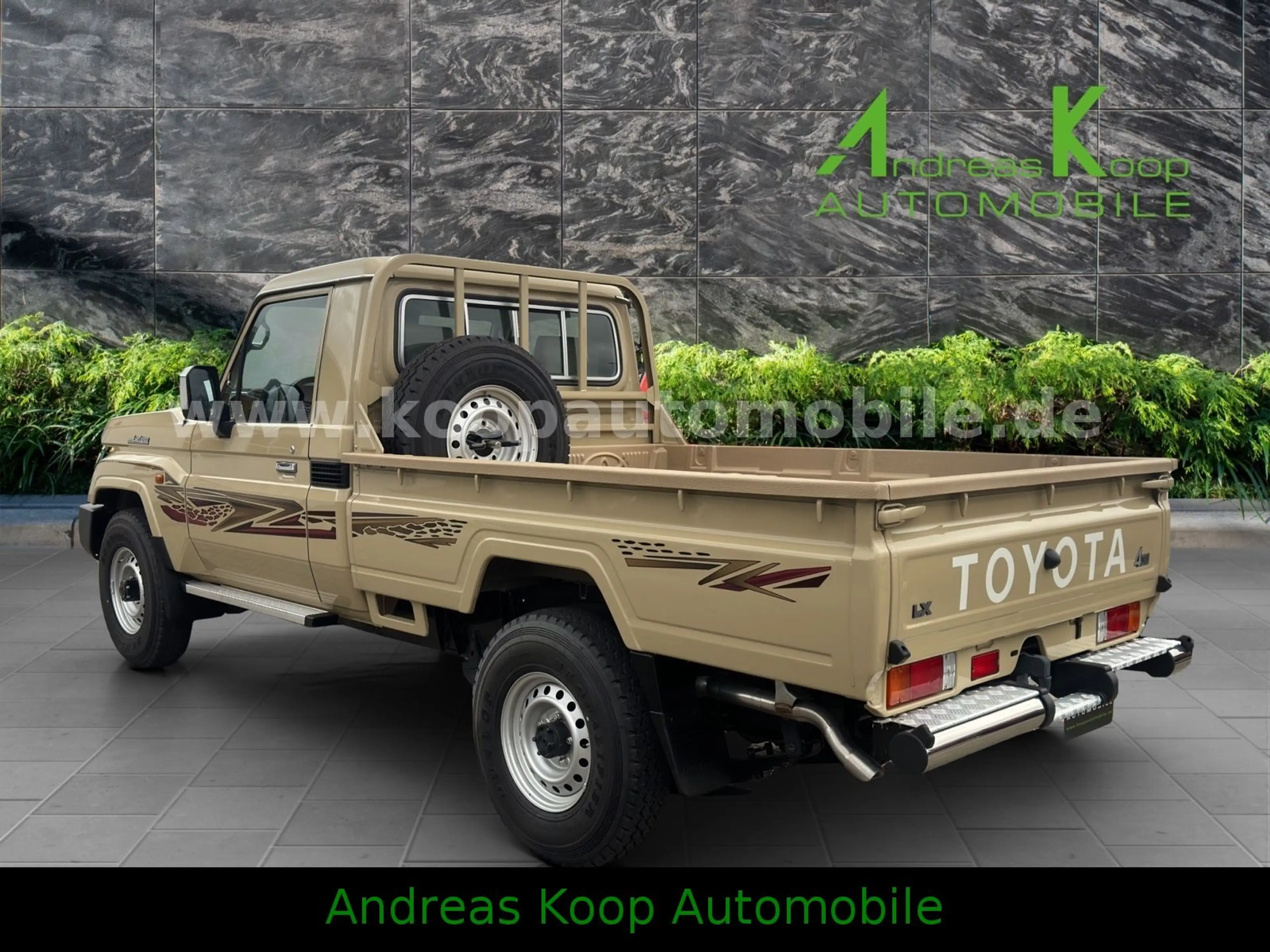 Toyota Land Cruiser GDJ 79 SC 2,8d Aut DLX LED SOFORT — photo 4
