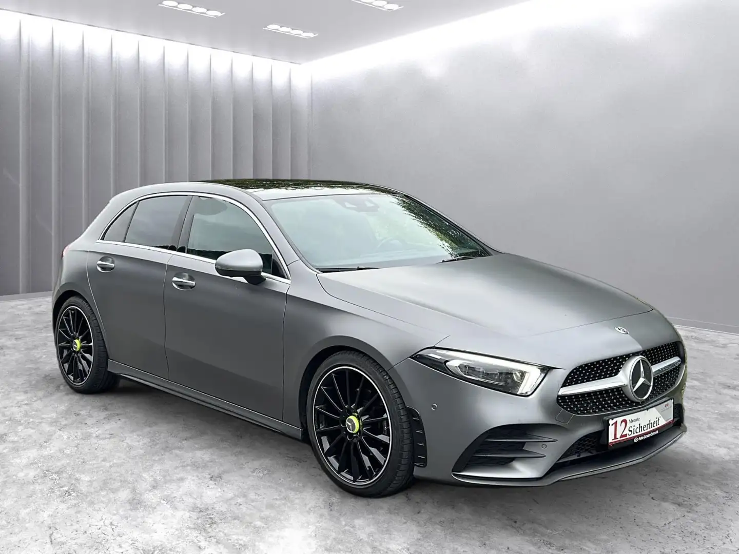 Mercedes-Benz A 200 A200 AMG *2.Hand/Pano/Multibeam/MBUX/STHZ* Grau - 1