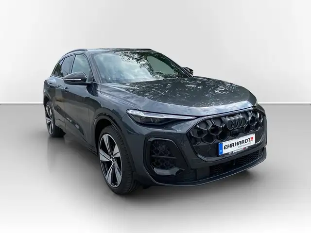 Audi Q5 view 5