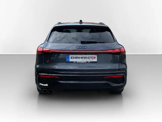 Audi Q5 view 9