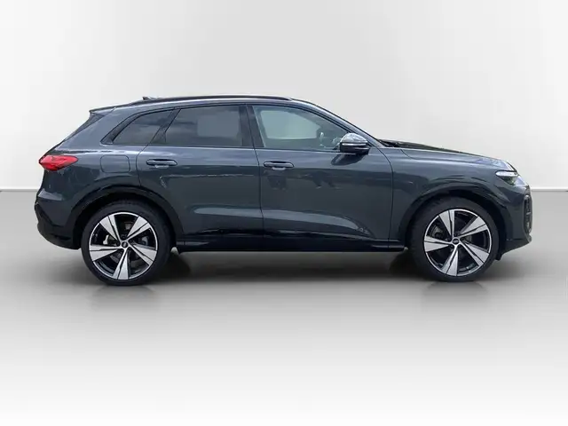 Audi Q5 view 6
