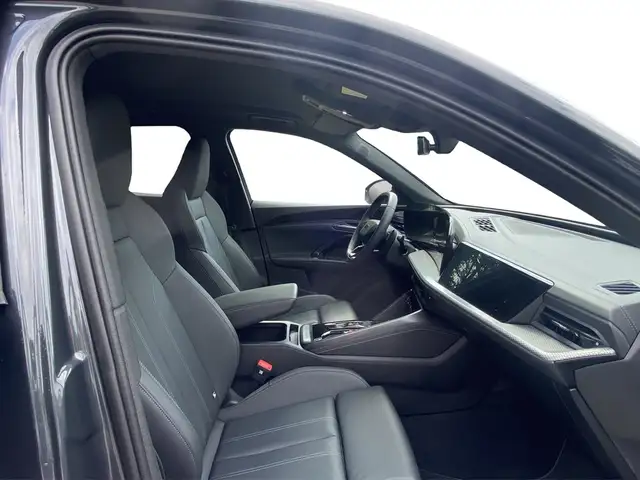 Audi Q5 view 13