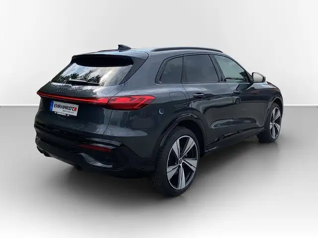Audi Q5 view 7