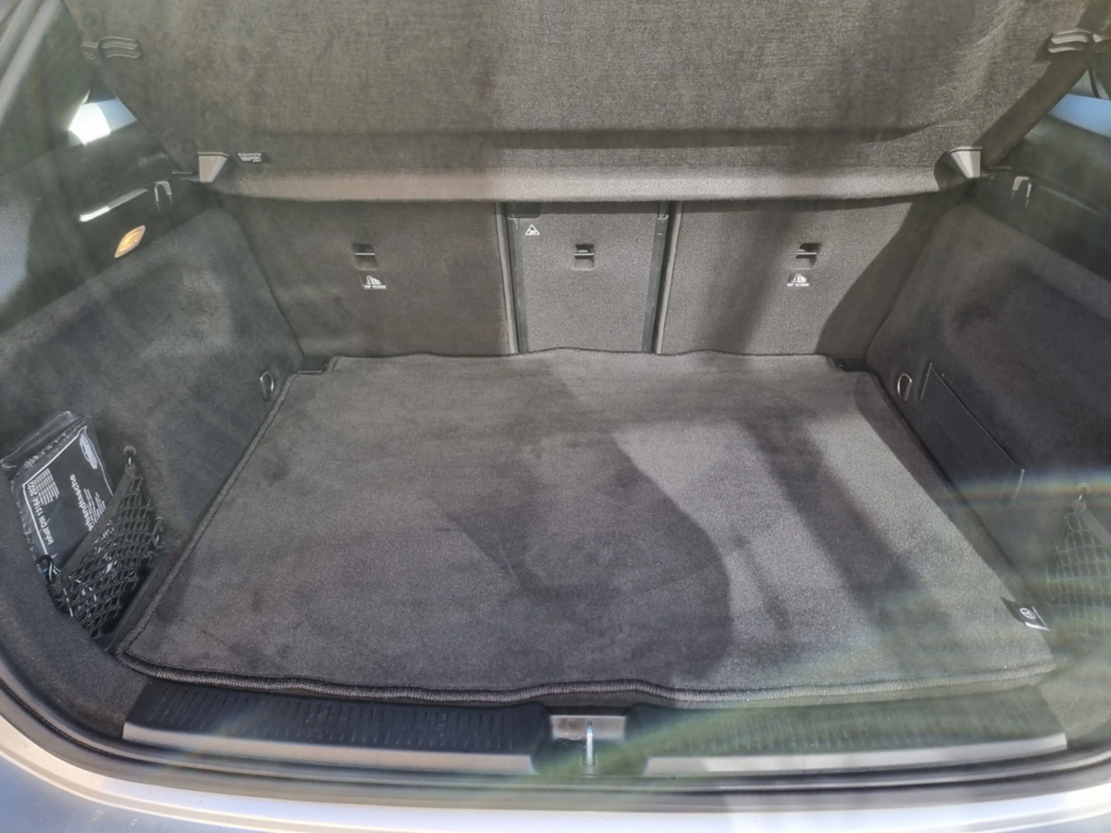 Mercedes-Benz B 250 AMG Line — photo 9