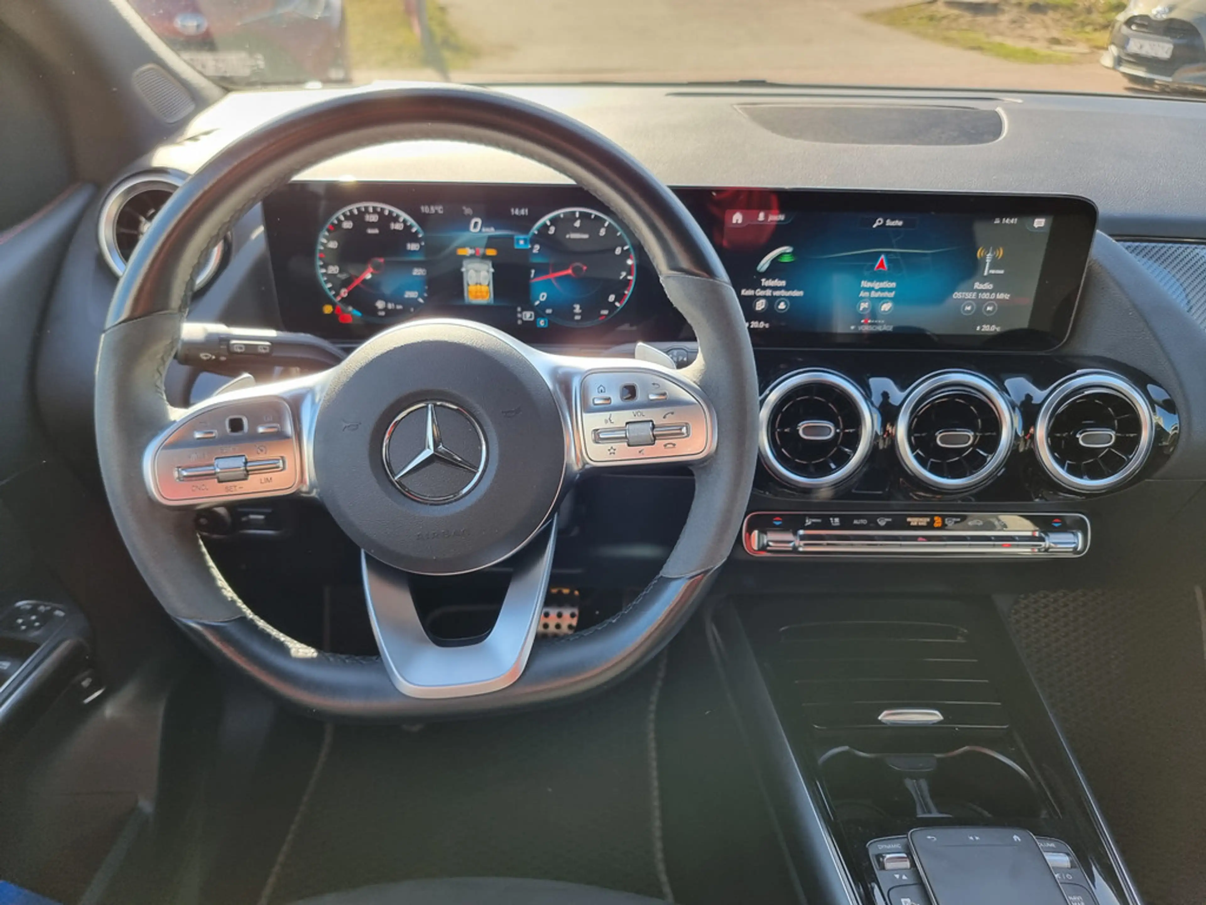 Mercedes-Benz B 250 AMG Line — photo 11